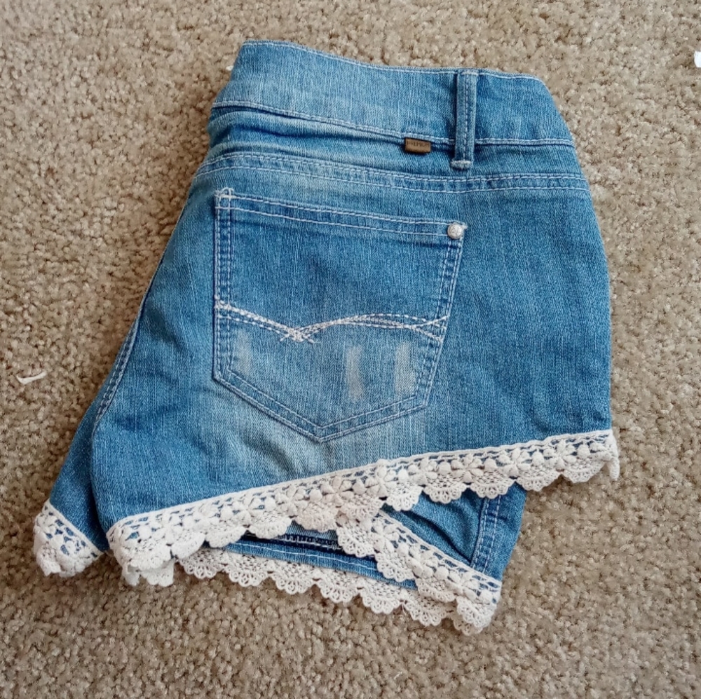Short shorts
